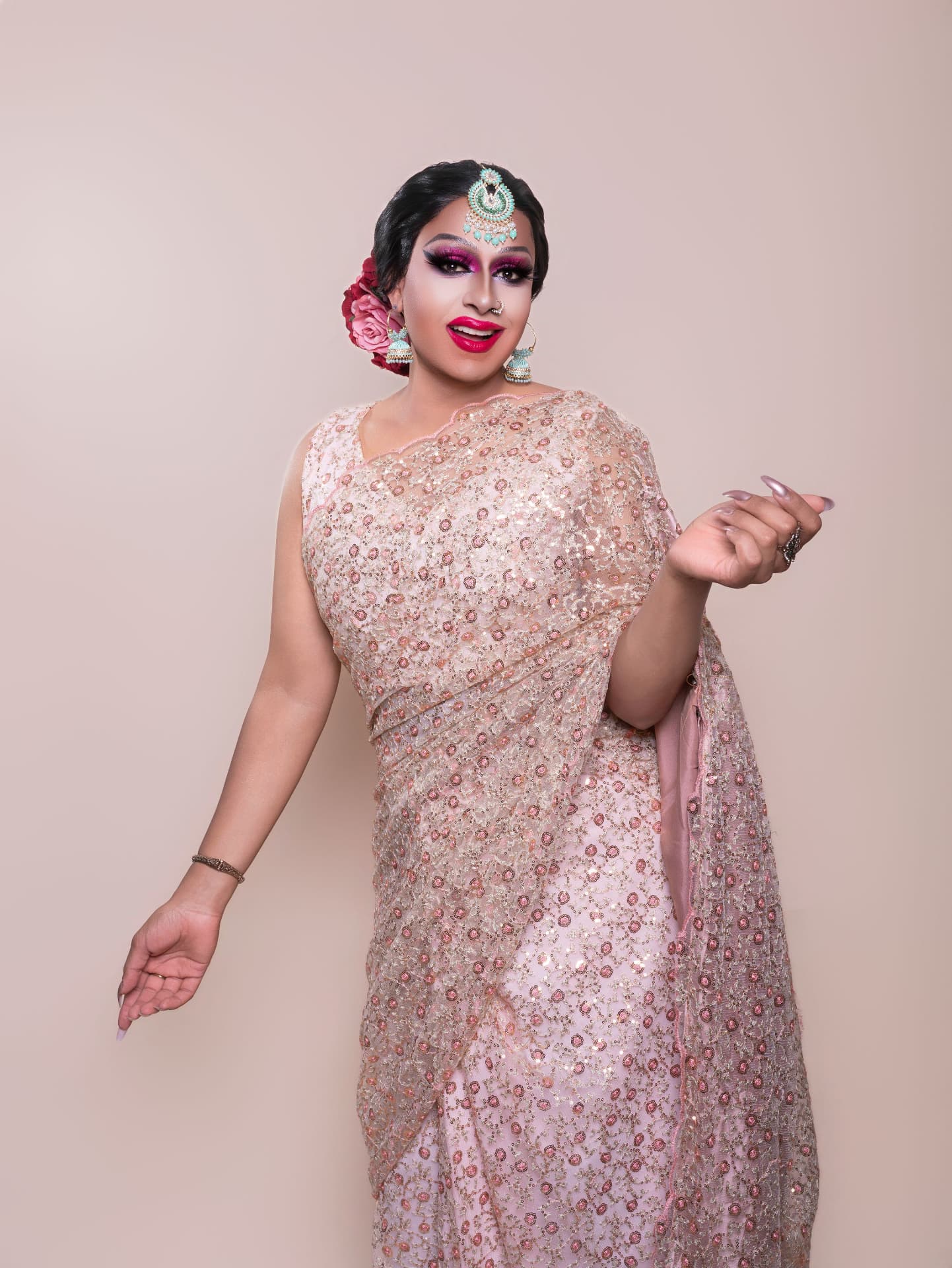 Lady Bushra in full glam